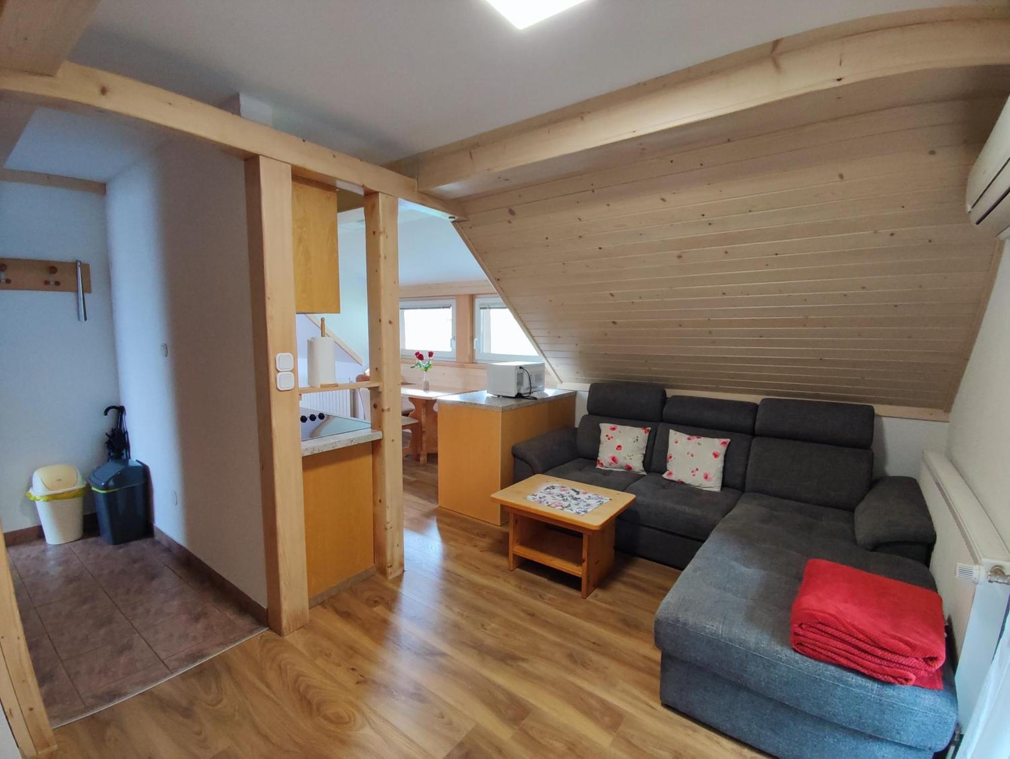 Apartmaji Mojca *